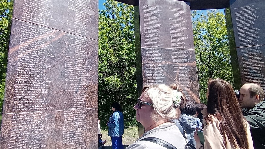 В Парке Победы увековечили имена погибших участников СВО