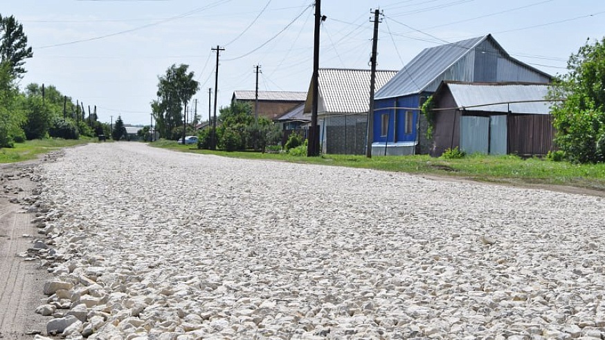 В Аткарске ремонтируют дорогу на улице Карла Маркса