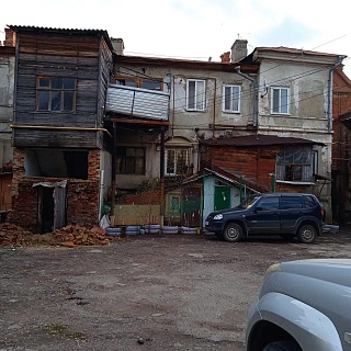 В центре Саратова в доме рухнула крыша