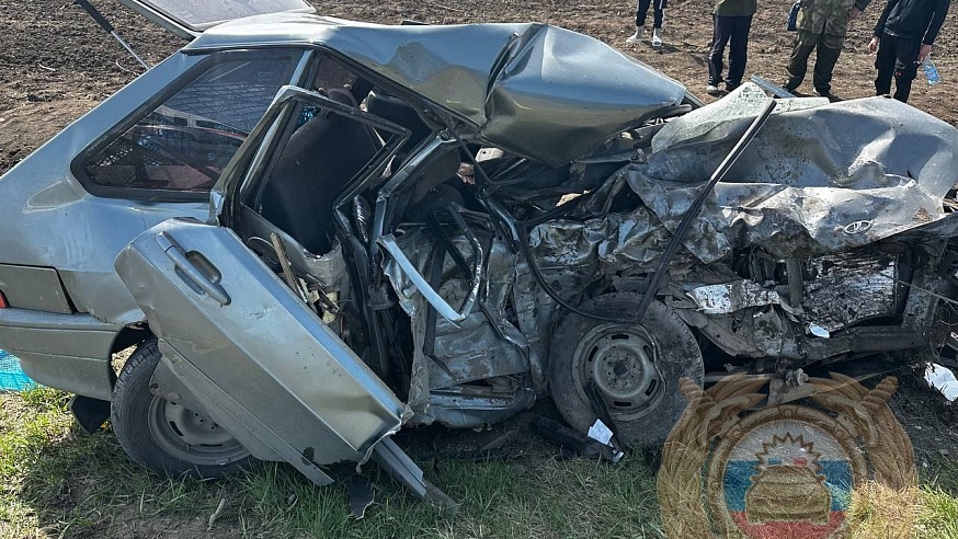 Под Саратовом в столкновении "ВАЗа" и "Мерседеса" погиб водитель отечественного авто