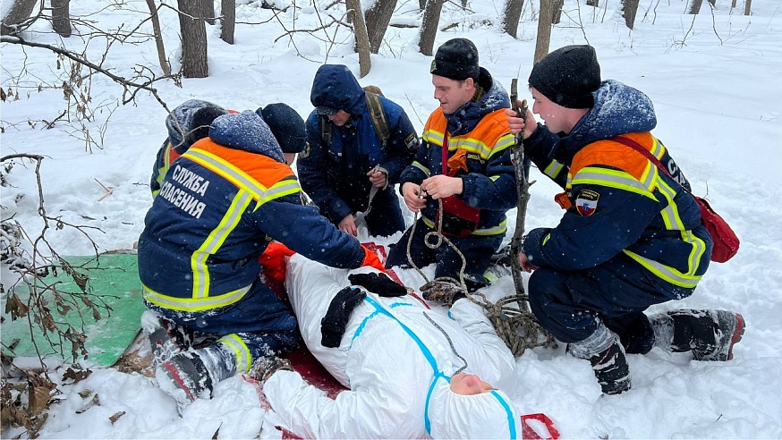 Саратовские спасатели нашли "пропавшего" в лесу человека