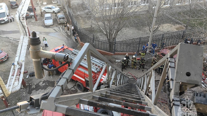 Пострадавшим при пожаре в общежитии Саратова предоставят временное жилье