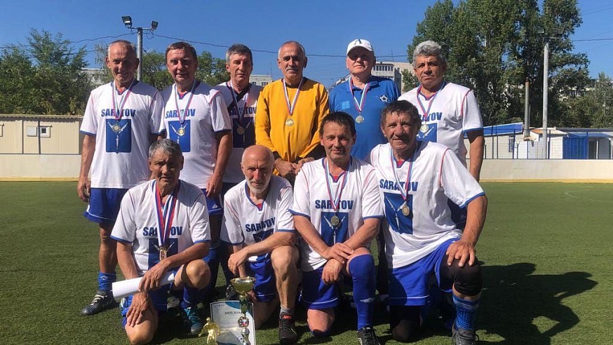 Саратовцы заняли первое место в межрегиональном турнире по футболу