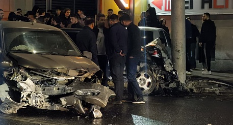 В центре Саратова в столкновении  "Мерседеса" с "Датсуном" пострадали два пассажира