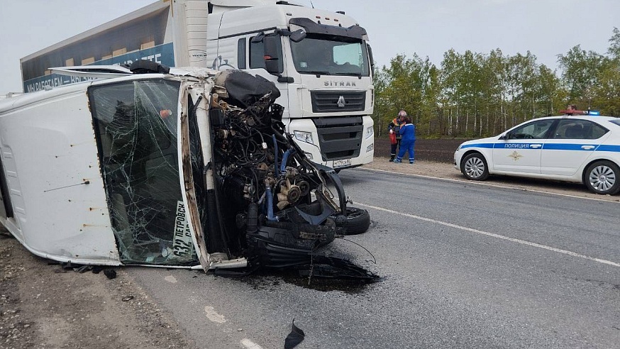В ДТП с участием пассажирской "Газели" пострадали пять человек