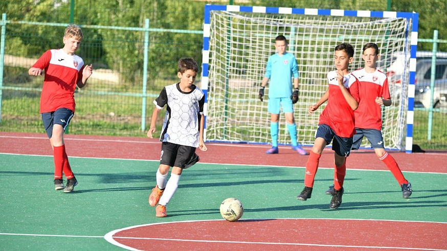 В этом году в Саратовской области построят пять универсальных спортивных площадок