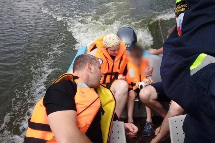 Под Балашовом перевернулась лодка, в которой были двое взрослых и ребенок