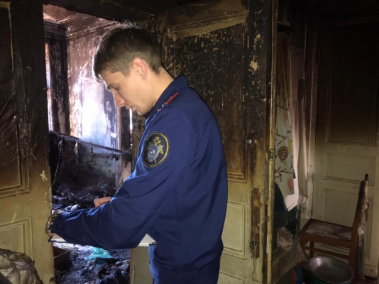 На пожаре в центре Саратова погибла женщина