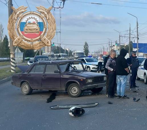 В Балакове в результате столкновения мотоцикла с "семеркой" погиб мотоциклист