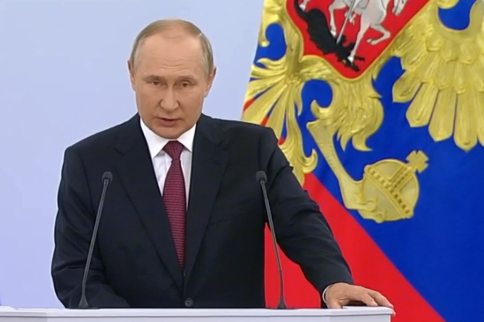 Владимир Путин проводит церемонию подписания договоров о вхождении в состав России новых территорий