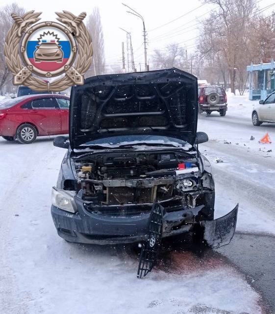 В Балакове в ДТП с иномаркой пострадал водитель "десятки"