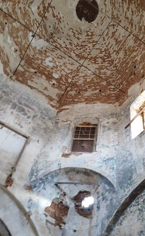 В Екатериновском районе продолжают восстанавливать храм