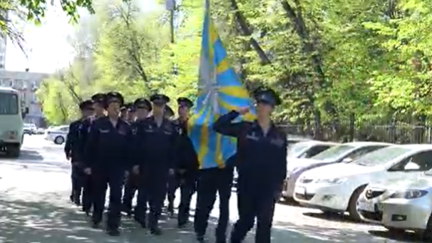 Саратовские росгвардейцы поздравили ветеранов живым концертом