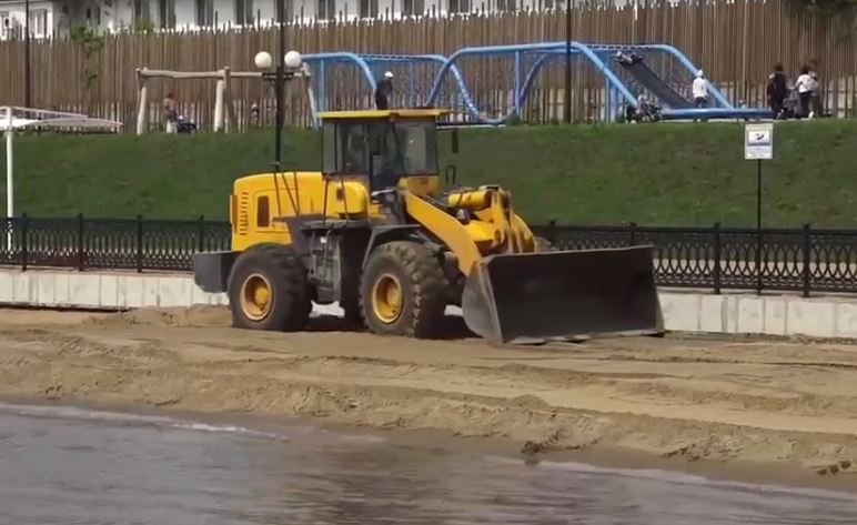 В Саратове идет подготовка пляжа на новой набережной