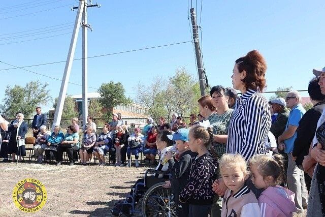 Саратовский военный установил памятник в честь живых и павших воинов СВО