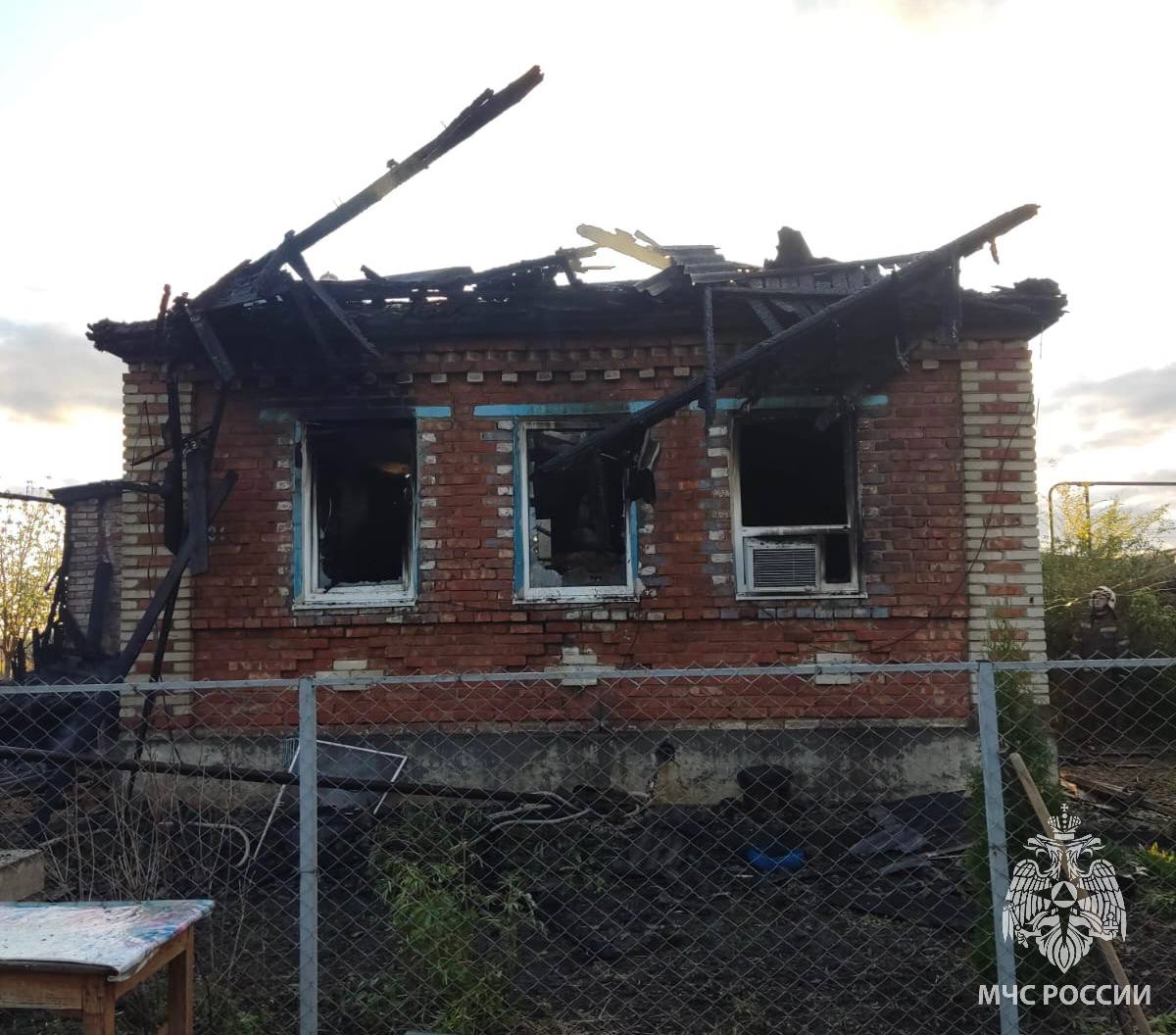 На Первомайской сгорел частный дом | 03.05.2024 | Саратов - БезФормата