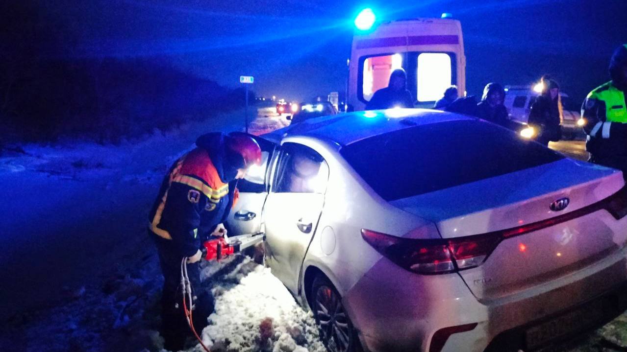 В аварии под Саратовом погибли три человека, двое пострадали | 30.01.2024 |  Саратов - БезФормата