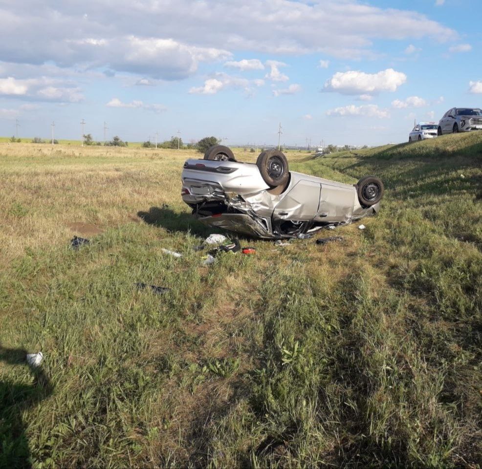 В перевернувшейся машине под Саратовом травмы получили двое детей | Саратов  24