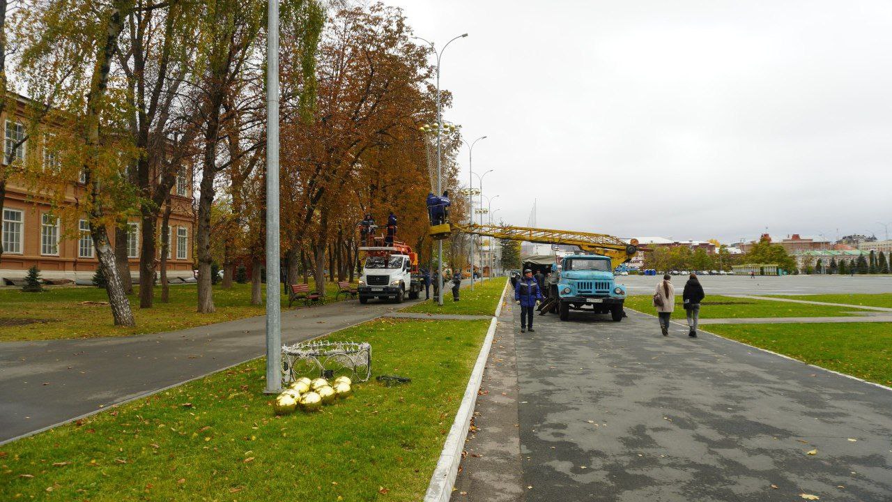 Саратов начали украшать к Новому году | Саратов 24