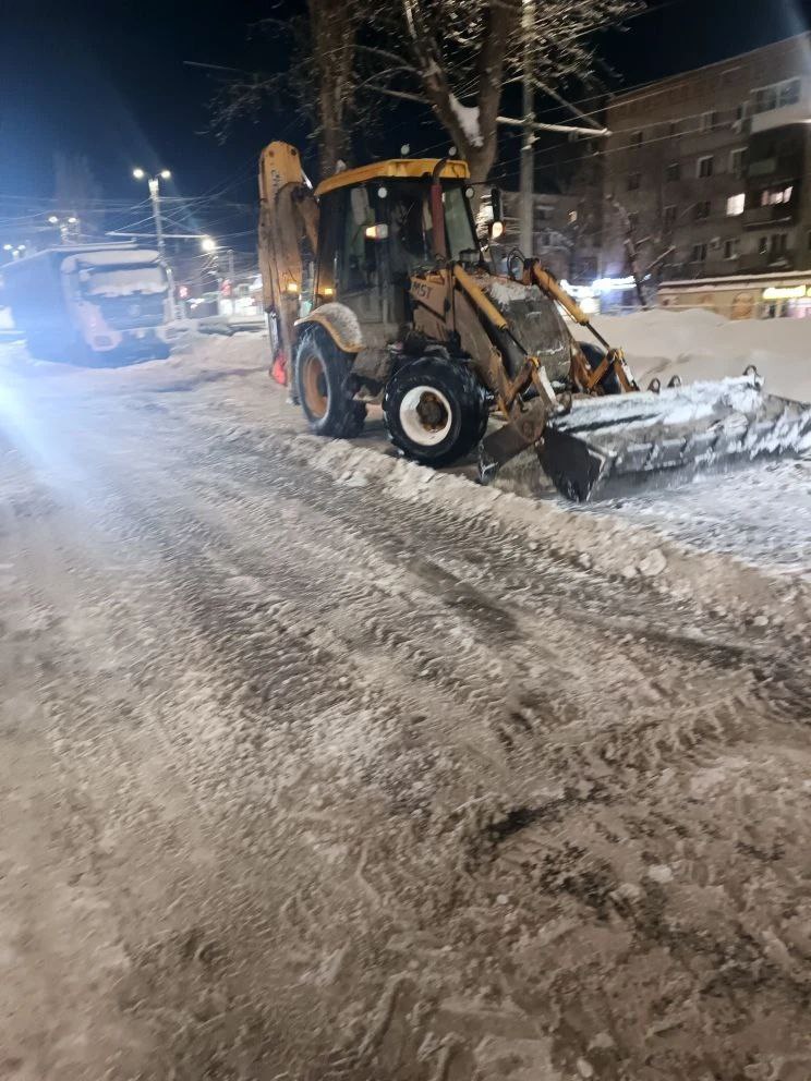 Трактор, снег.jpg