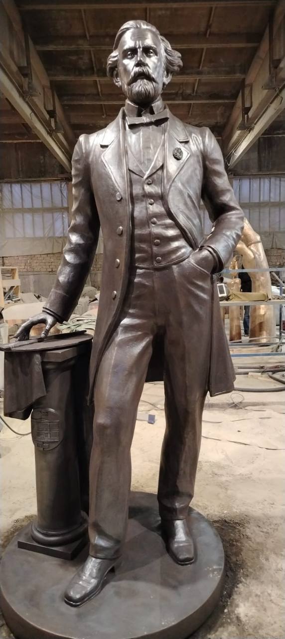 Памятник Алексею Боголюбова