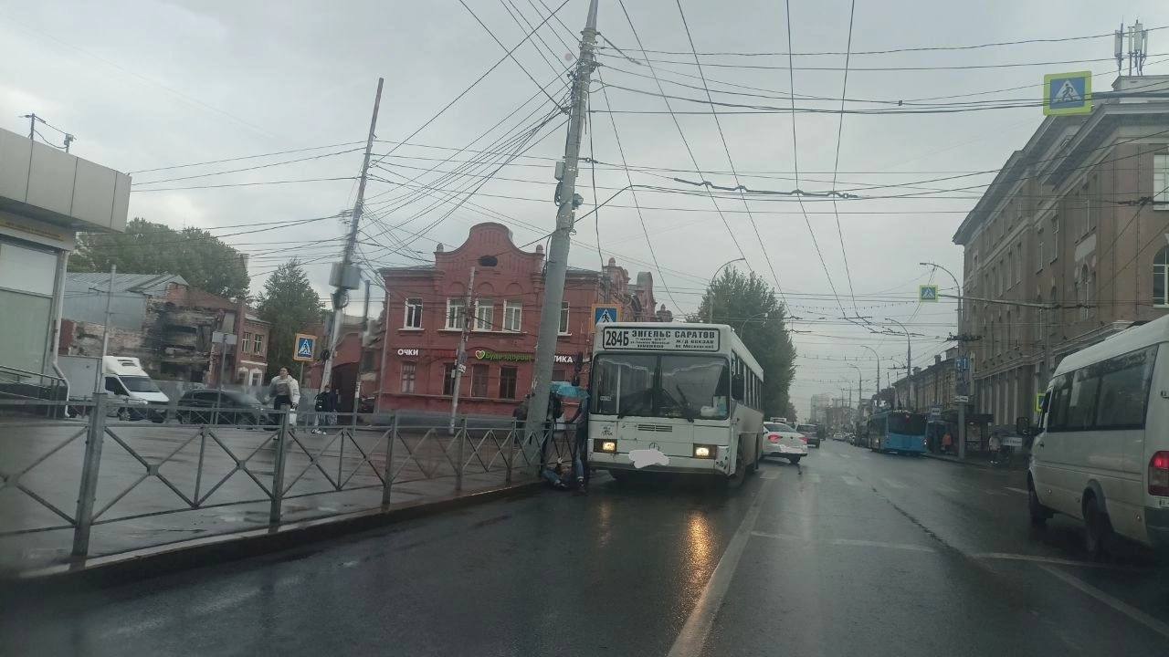 В Саратове напротив ТЦ 