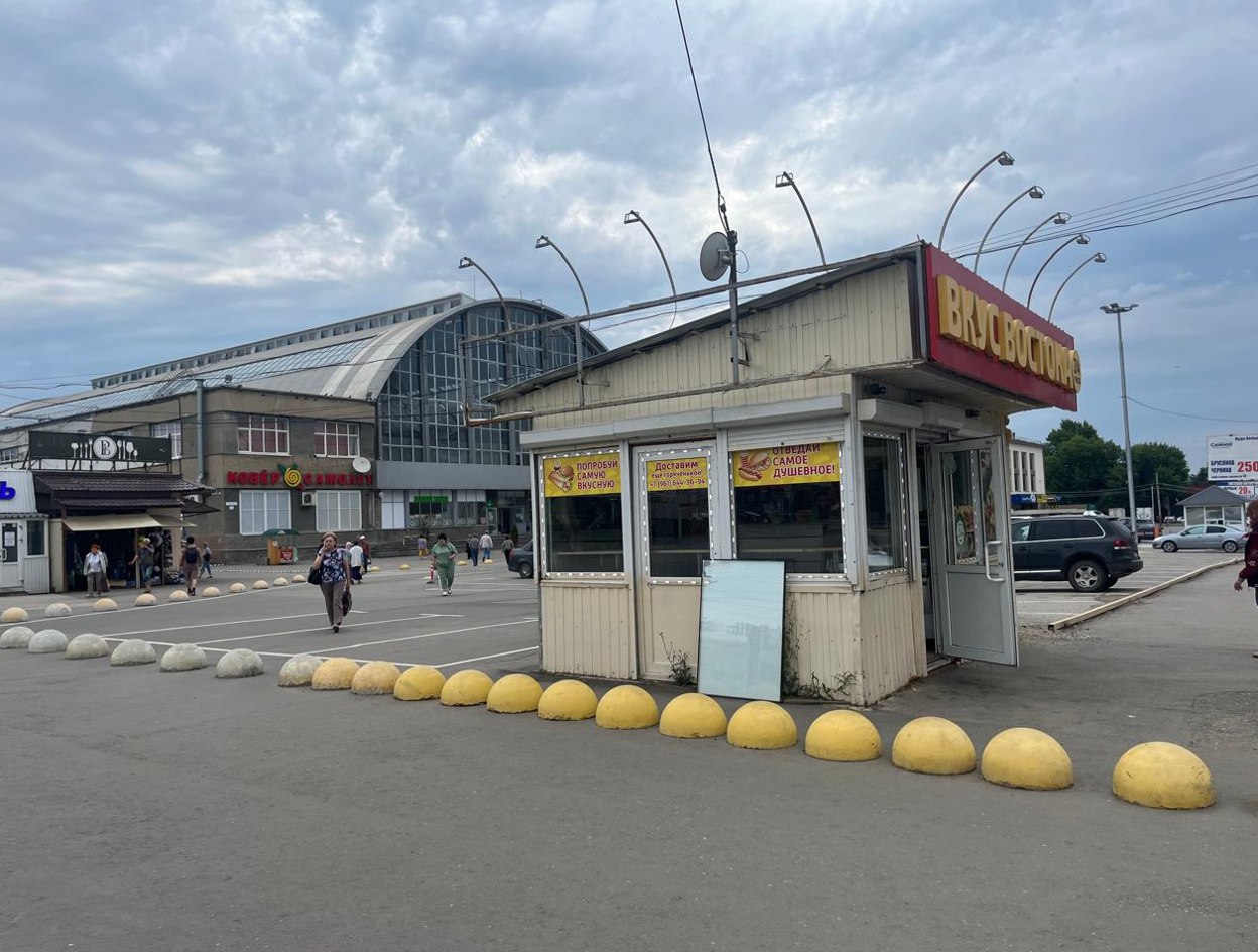 Областной суд признал ларек около Сенного рынка незаконным | 10.07.2024 |  Саратов - БезФормата