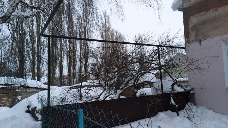 В Вольске починили газовую трубу, которую повредил снег с крыши