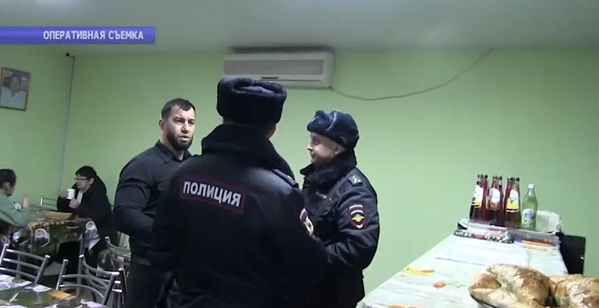 Под Саратовом остановили автобус с 68 иностранцами