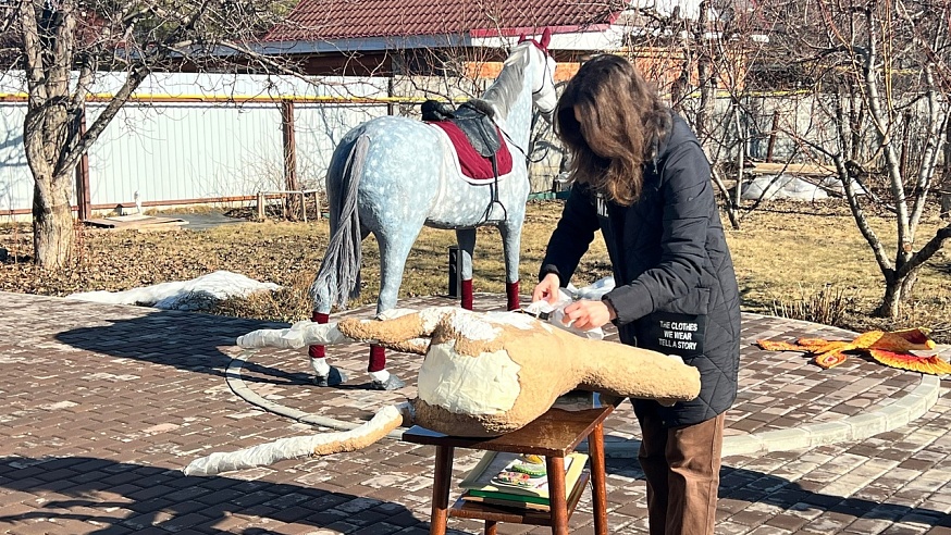 Школьница из Саратова создала лошадь и побила мировой рекорд