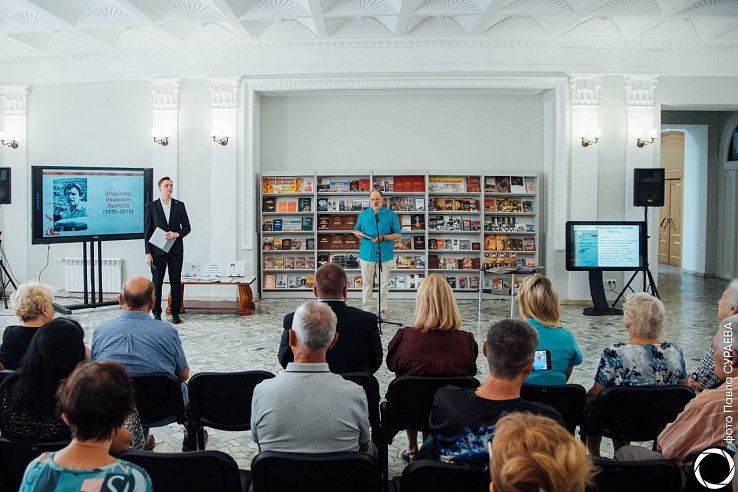 В Саратове состоялась презентация книги о войне "Огненные были"