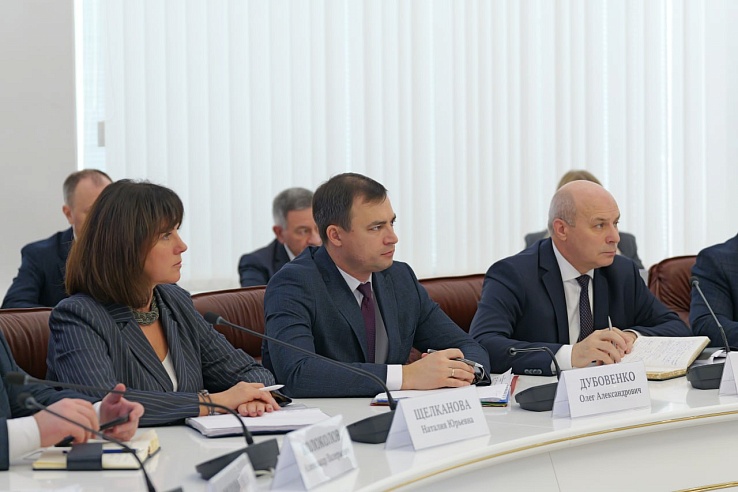 Главам районов поручено проводить постоянную работу с УК в рамках отопительного сезона