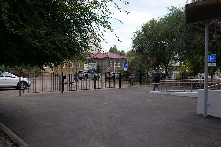 В Саратове проведено благоустройство ряда прибольничных территорий