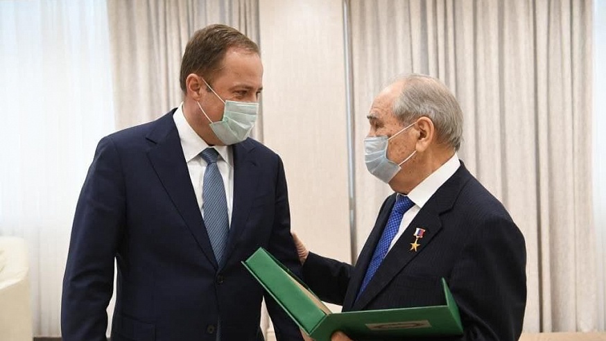Игорь Комаров поздравил первого президента Республики Татарстан с 85-летием