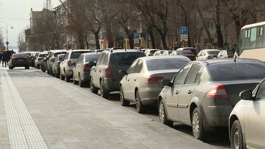 В Саратове у консерватории и мэрии вновь начнут эвакуировать автомобили