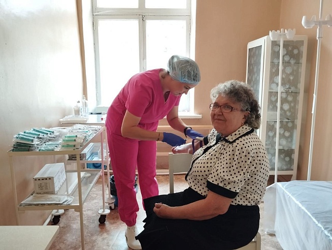 Почти 12 тысяч саратовцев доставили на даспансеризацию мобильные бригады центров соцобслуживания