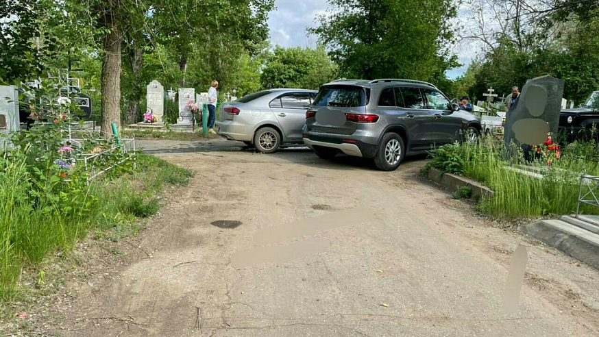 В ДТП на Елшанском кладбище травмировались три пенсионерки