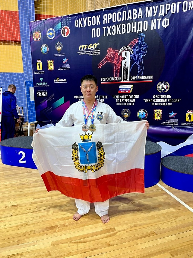 Покровчанин сделал медальный дубль на чемпионате России по тхэквондо