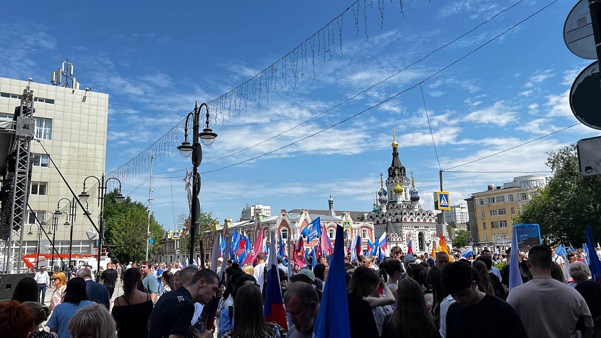 Около четырех тысяч саратовцев пришли на митинг, посвященный Дню России