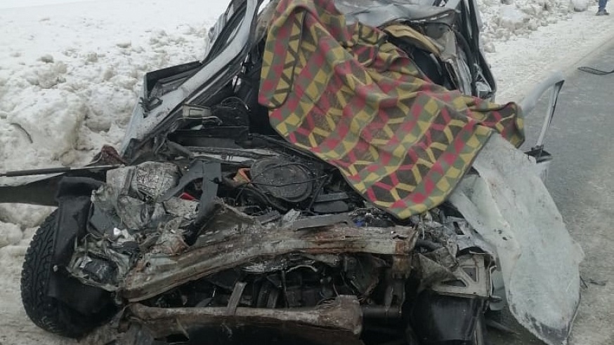На выезде из Вольска водитель "Лады" погиб в аварии с фурой