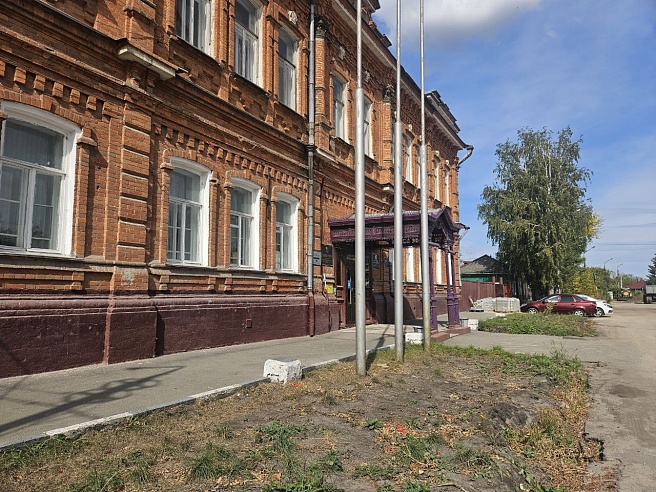 В Петровске открыли сквер "Ревизор"