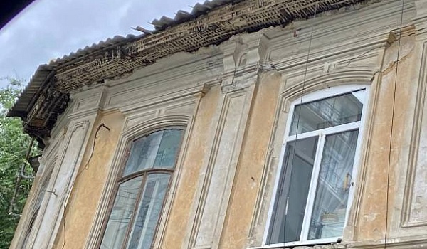 В Саратове 17 управляющим компаниям объявят предостережения за фасады домов