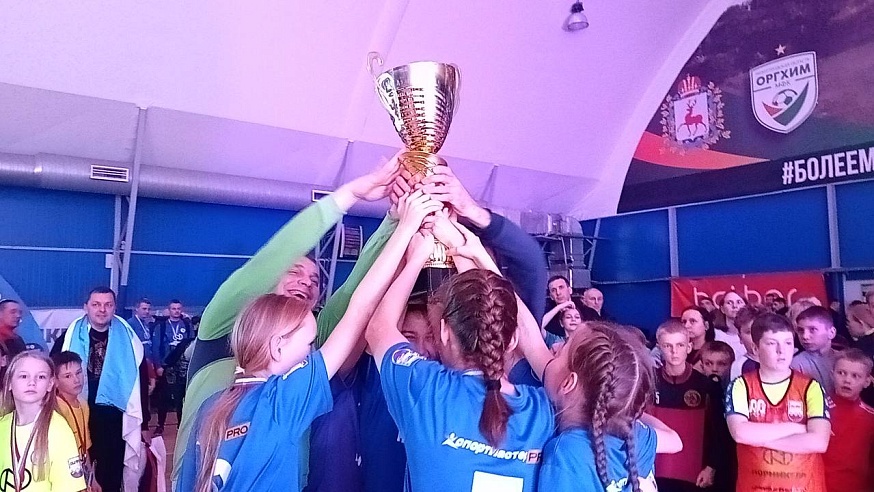 Саратовские футболистки впервые выиграли кубок проекта "Мини-футбол - в школу"