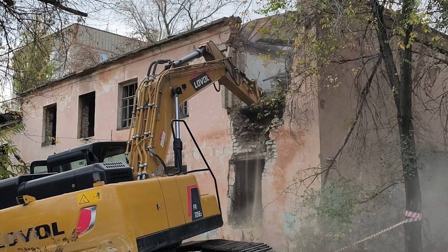 В Ленинском районе Саратова продолжают сносить аварийные дома