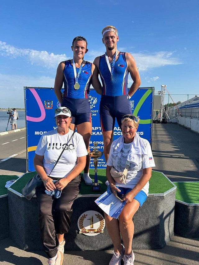 Саратовцы завоевали "золото" на VI летней Спартакиаде по гребному спорту