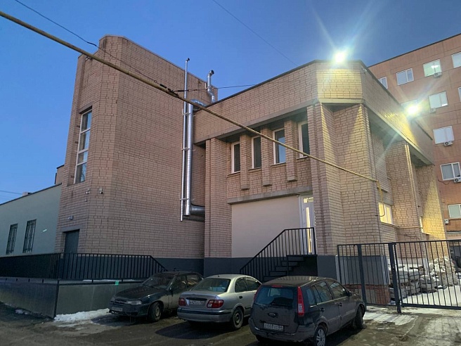 Со здания общепита в Саратове сняли вывеску "с использованием бранных слов"