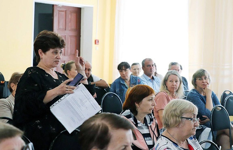 По инициативе Панкова в Пугачеве создадут рабочую группу для решения коммунальных проблем