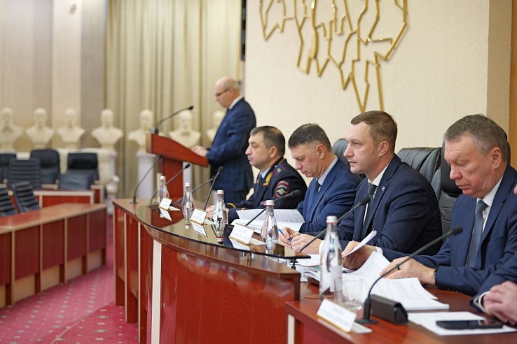 Губернатор Бусаргин: интеграция иностранцев должна строиться на уважении к закону и культуре