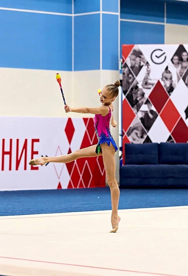 Саратовская гимнастка Богданова взяла "золото" на Всероссийских соревнованиях 