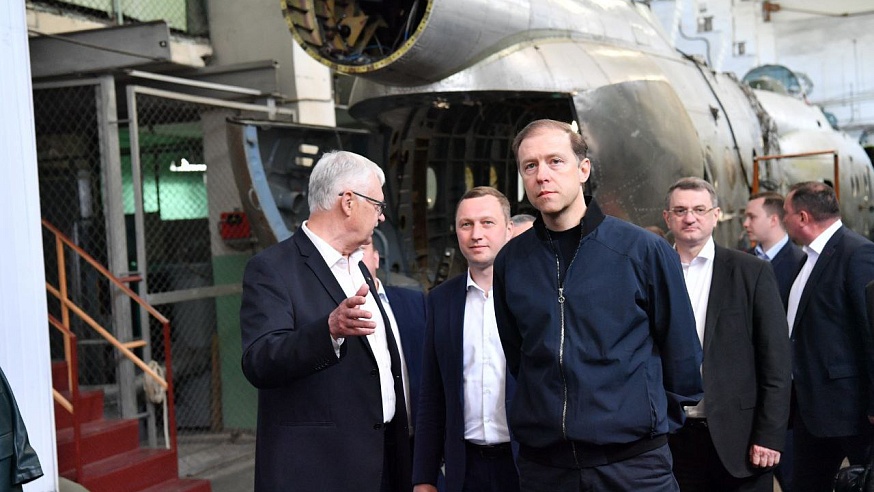 В Саратовскую область прилетел вице-премьер Денис Мантуров